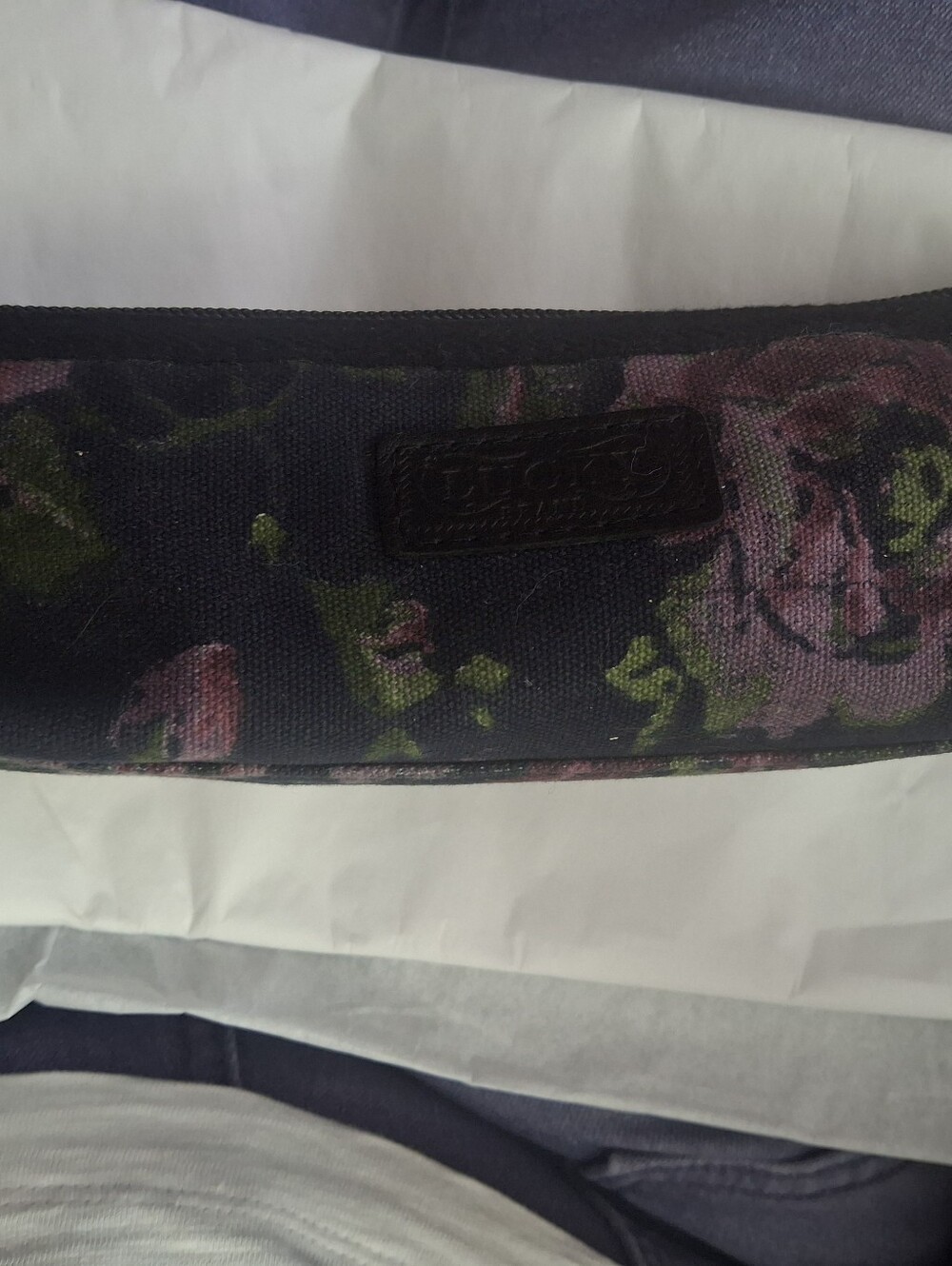 LUCKY BRAND Leather-Trim Floral Canvas Small Makeup Case Black, Pink & Green - Picture 2 of 6